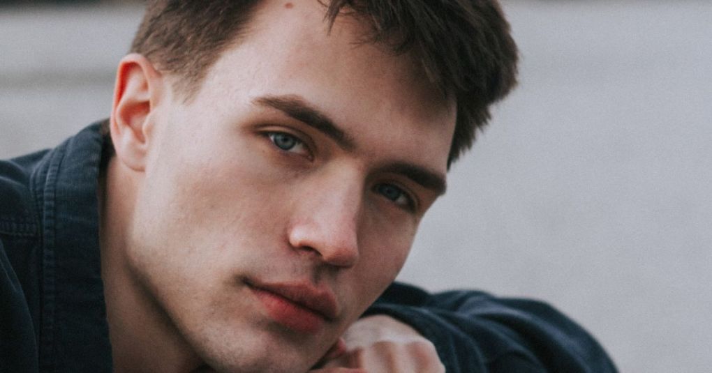 Read more about the article Moški, rojen v znamenju RIB: Privlačen skrivnostnež