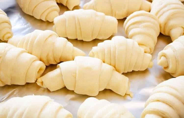 Read more about the article Najbolj preprost recept za slastne rogljičke