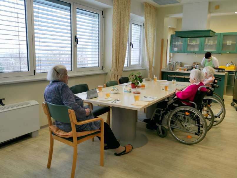 Read more about the article Izpoved varovanke: Pogrešam objem in toplo lice svoje hčerke