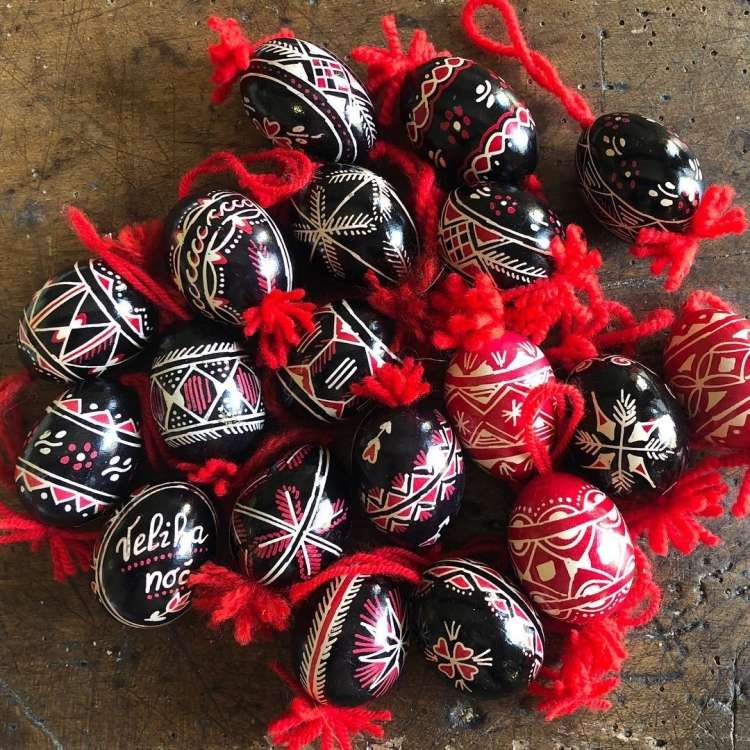 Read more about the article Od kod barvana jajca in kaj pomenijo