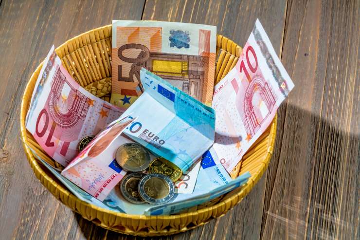 Read more about the article Samozaposleni: Kdaj boste lahko zaprosili za oprostitev prispevka ?