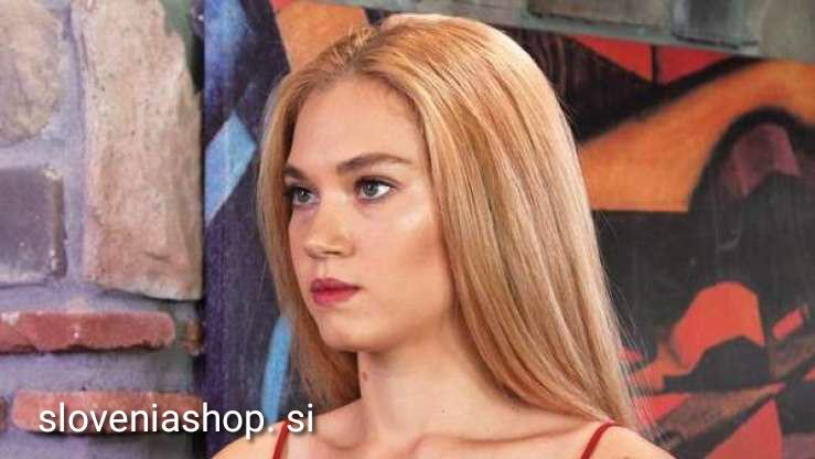 Read more about the article Tisti usodni poljub: Sude zasebno temnolasi model