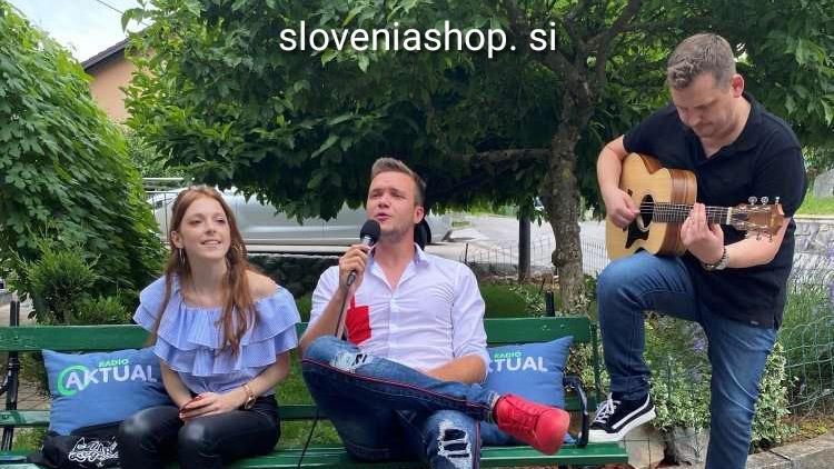 Read more about the article Luka Basi na domu presenetil oboževalko