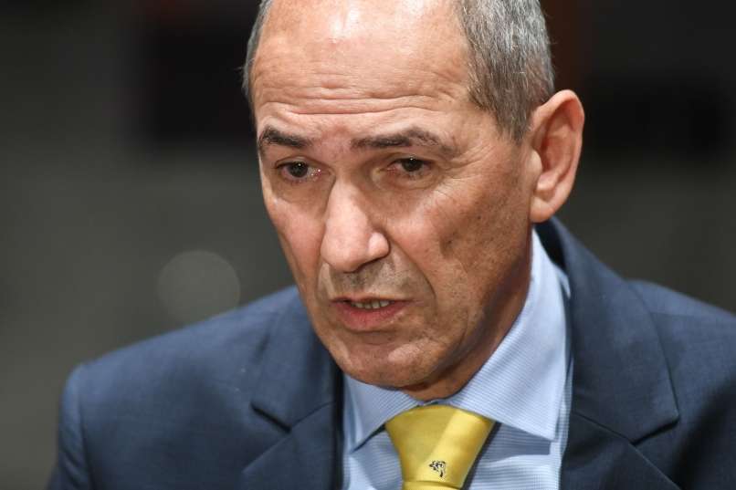 Read more about the article Janša evropskega komisarja Gentolinija obtožil, da “igra politično igro za slovensko levico”