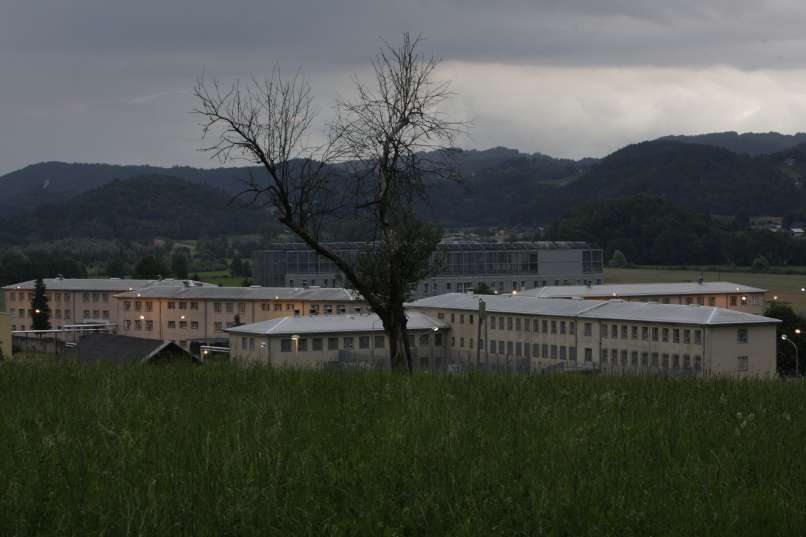 Read more about the article Koronavirus izpraznil slovenske zapore