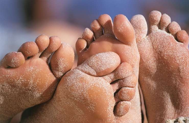 Read more about the article Zazrite se v stopala: Vas mučijo krči in otrplost ?