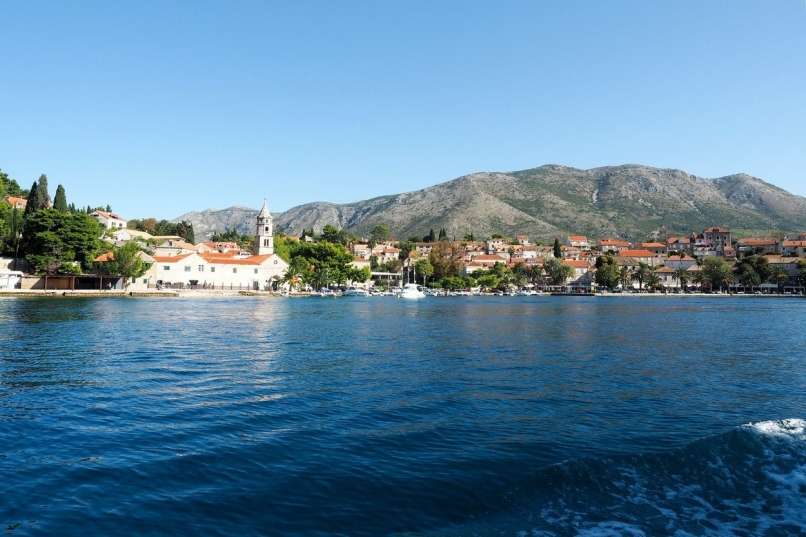 Read more about the article Južni sosedje menijo, da Slovenija svojim državljanom ne bo prepovedala vstop na Hrvaško