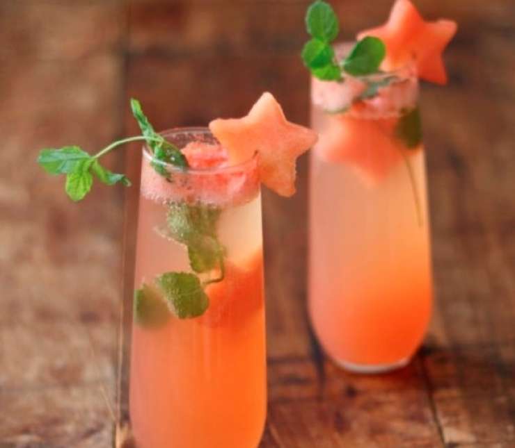 Read more about the article Osvežujoč koktajl lubenice in mete