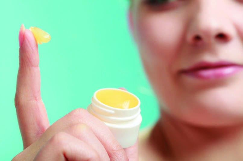 Read more about the article Ukrotite obrvi, poudarite lička