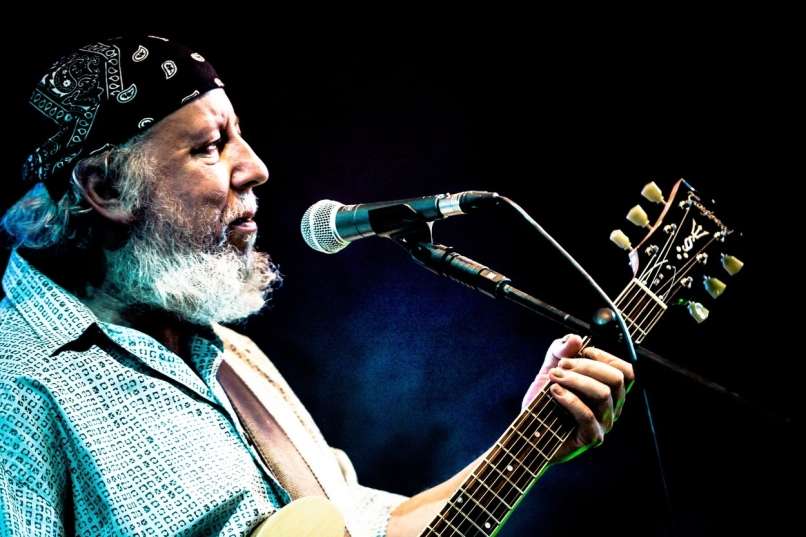 Read more about the article Umrl je kitarist skupine Fleetwood Mac