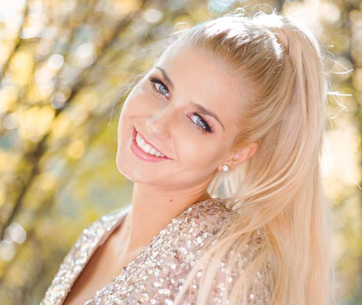 Read more about the article Veselje: Slovenska pevka diplomirala