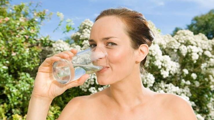 Read more about the article Izračunajte, koliko tekočine morate popiti dnevno