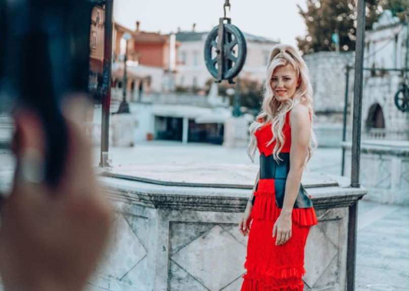 Read more about the article Postavna Nina Donelli komaj čaka, da se vrne na oder