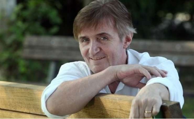 Read more about the article Umrl nekdanji vodja Novih fosilov