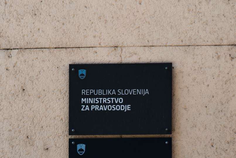 Read more about the article Zavrženje kazenske ovadbe je lahko posledica več okoliščin