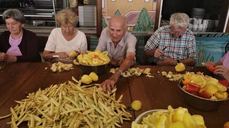 Read more about the article Stanovalci ptujskega doma upokojencev imajo možnost sodelovati pri pripravi obrokov