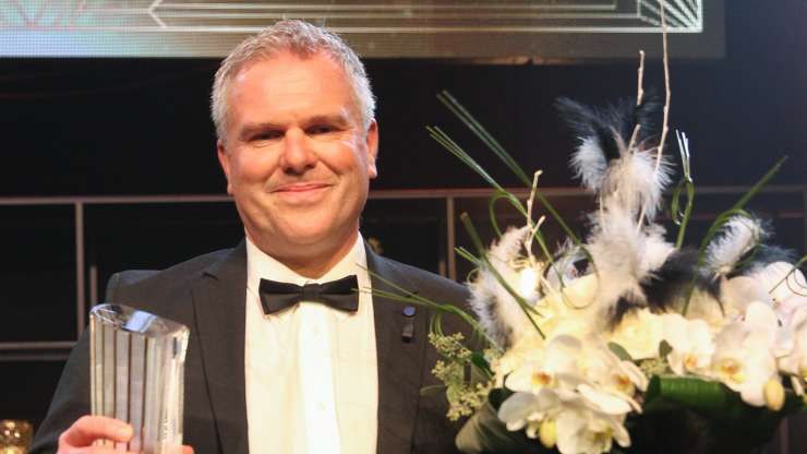 Read more about the article Miha Deželak se je odpovedal nagradam