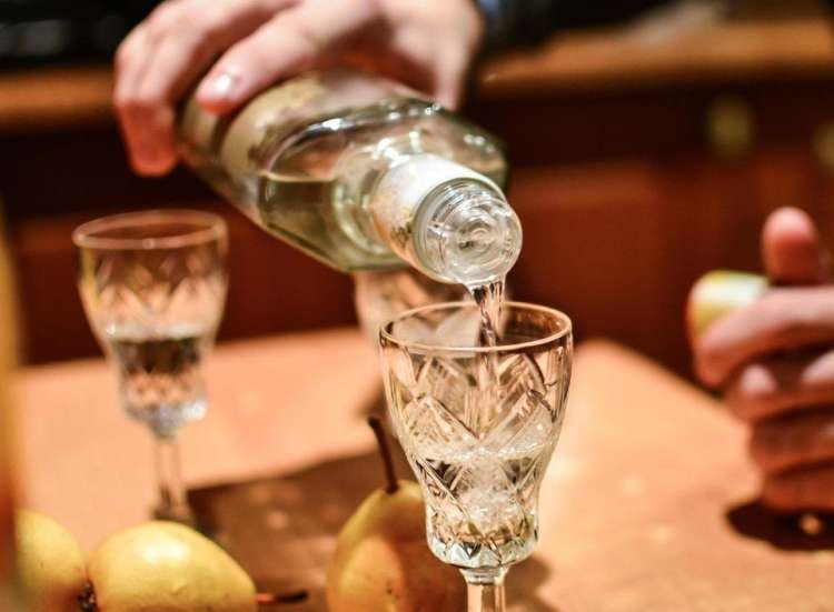 Read more about the article Izpostavili problematiko pitja alkohola v slovenski družbi