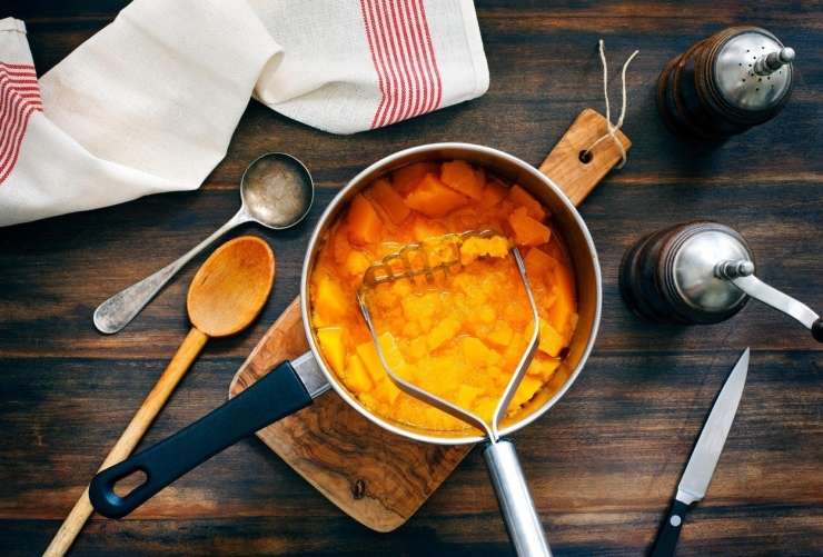 Read more about the article Jesenski lepotni namig: Bučna maska za sijočo polt