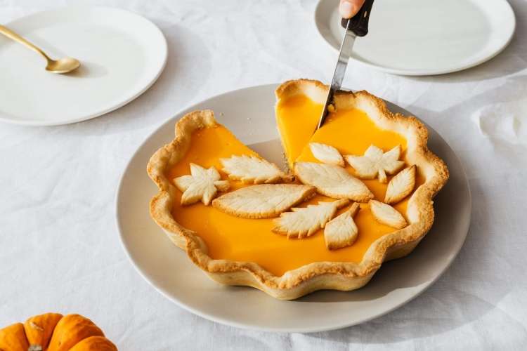 Read more about the article Recept: Jesenska bučna pita z orehi