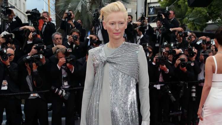Read more about the article Uganete, koliko let je dopolnila Tilda Swinton ?