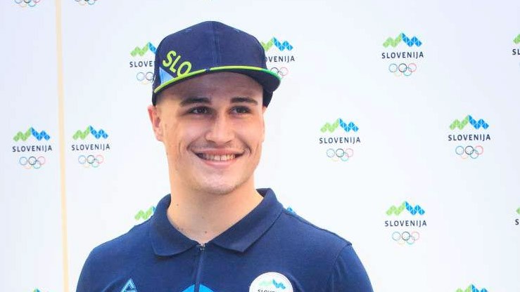 Read more about the article Slovenski športnik padel na kolena in zasnubil svojo Nino