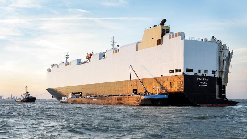 Read more about the article Ladijski transport novih avtomobilov – tu je rešitev za čistejše izpuste