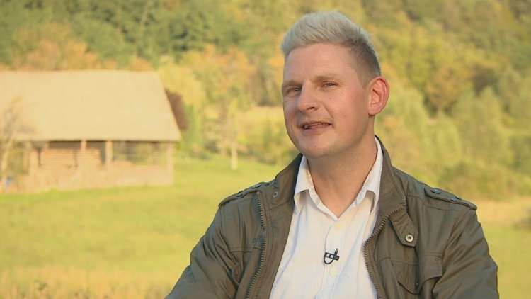 Read more about the article Ljubezen po domače: Boštjan po šovu povsem spremenjen