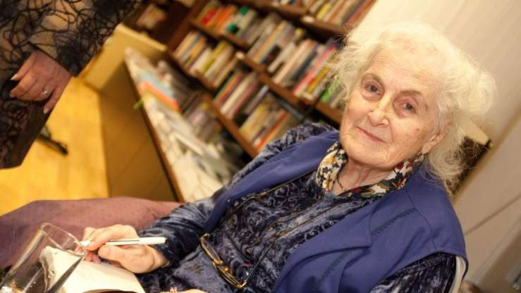Read more about the article Neža Maurer zdrava in dobre volje