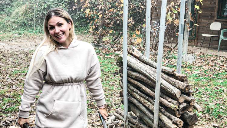 Read more about the article Sara Rutar zavihala rokave v delovni akciji