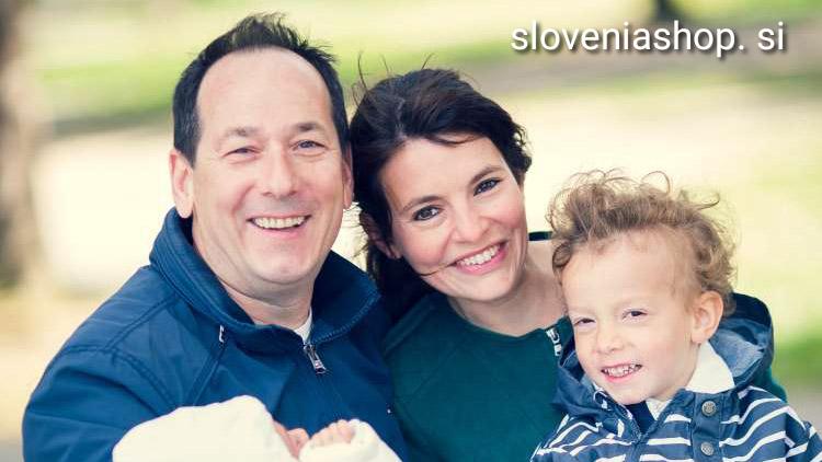 Read more about the article Edi Pucer odstrl pogled v družinsko življenje