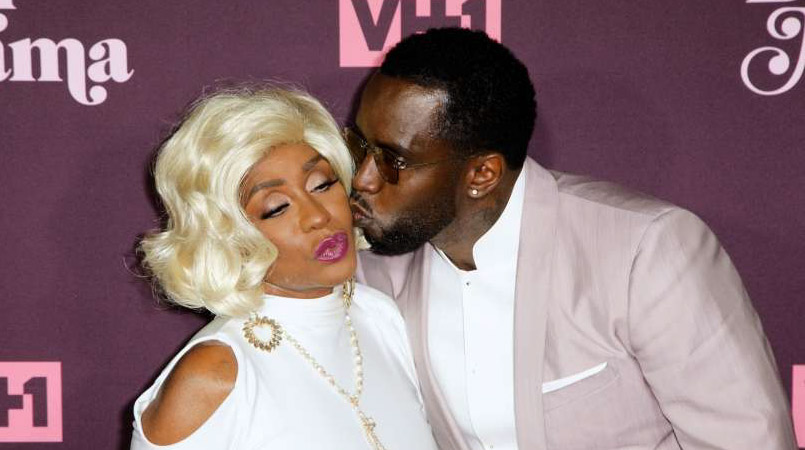 Read more about the article Raper Puff Daddy mami za 80 let podaril milijon dolarjev