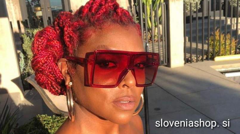 Read more about the article Hollywoodsko zvezdnico zaradi pandemije obletavale samomorilske misli