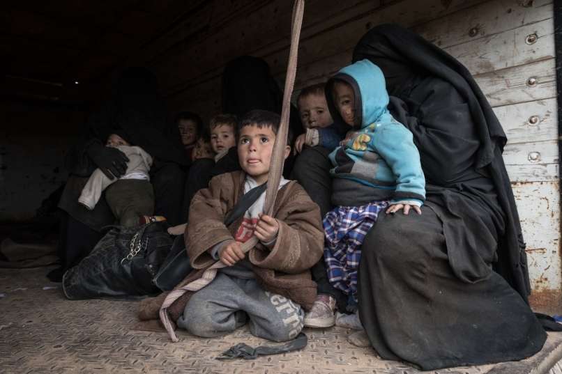 Read more about the article Matere in otroci s sirskih taborišč prispeli na Finsko in v Nemčijo