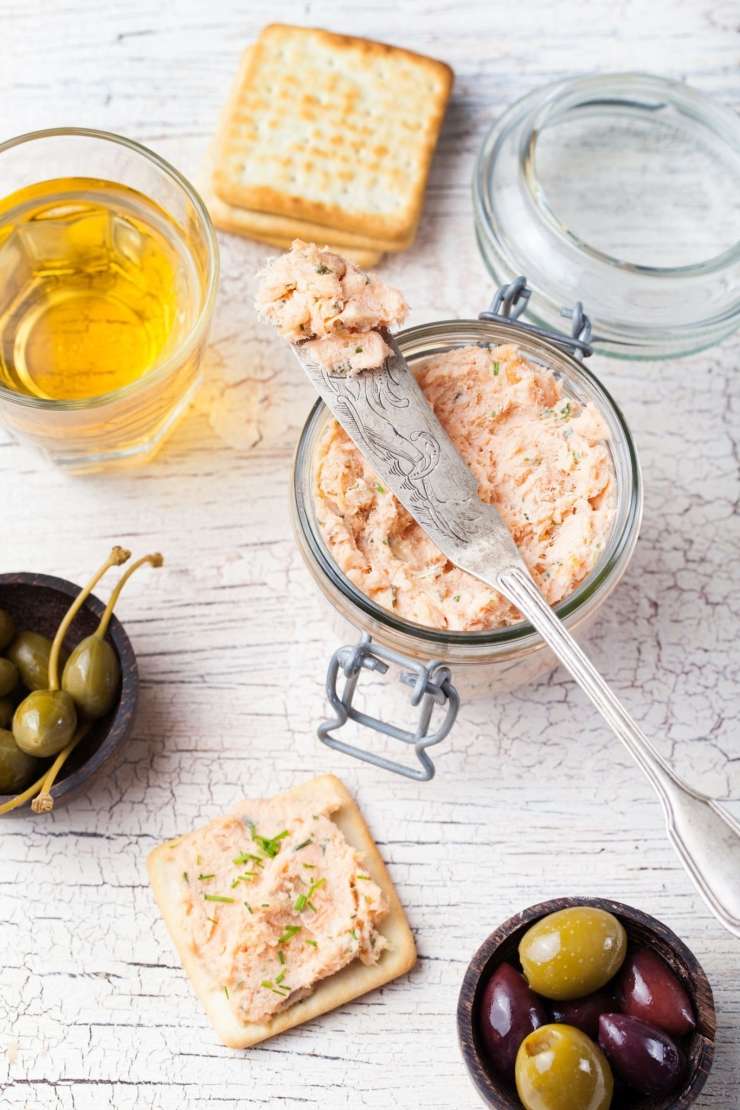 Read more about the article Preprosta a okusna pašteta iz lososa