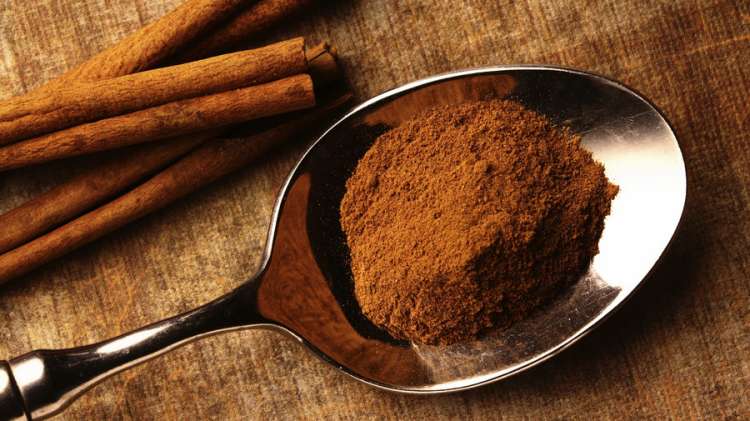 Read more about the article Recept: Cimetova maska za posvetlitev las