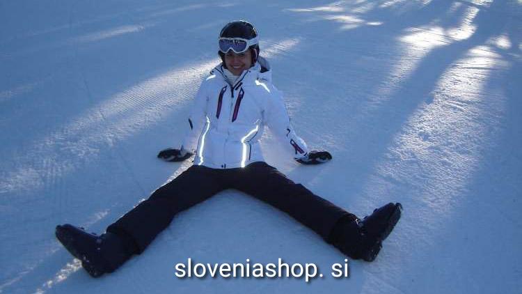 Read more about the article Zimski užitki nekdanje mis Slovenije