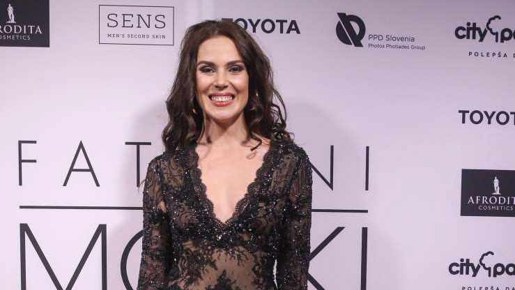 Read more about the article Ula Furlan iskreno o goloti pred kamero