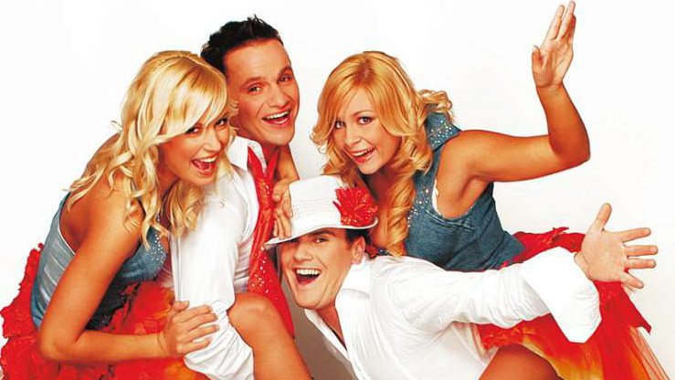 Read more about the article Nekdanja članica Atomic Harmonik z družino uživa na Slovaškem