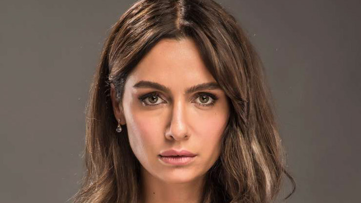 Read more about the article Birce Akalay (Lepotica in zver) noče govoriti o zasebnem življenju