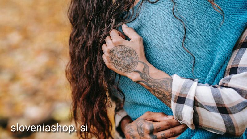 Read more about the article Ljubim ljudi, ki te povzdignejo, četudi svet zanje ni lahkoten kraj