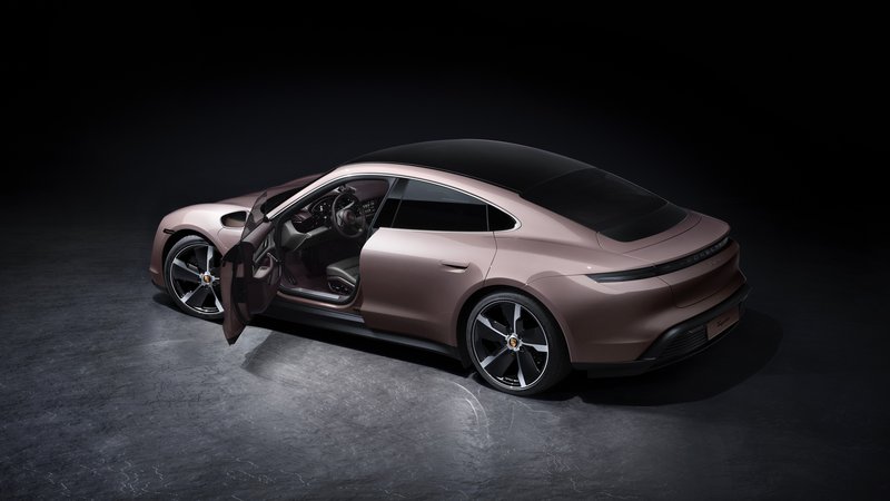Read more about the article Porsche Taycan tudi za tiste z nekoliko bolj plitkimi žepi