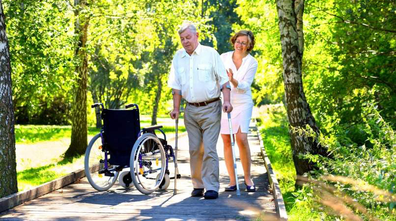 Read more about the article Tudi starejše osebe imajo pravico do osebne asistence