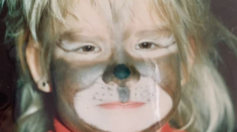 Read more about the article Alya je kot punčka uspešno ‘žicala’ krofe