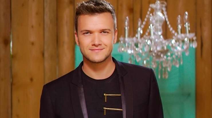 Read more about the article Luka Basi zgoraj brez ?