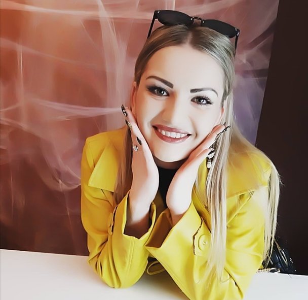 Sanjski moški: Čedna mamica Elena Costrov upa, da je Gregor Čeglaj pravi zanjo.