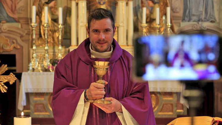 Read more about the article Spoznajte drugo plat duhovnika Martina Goloba