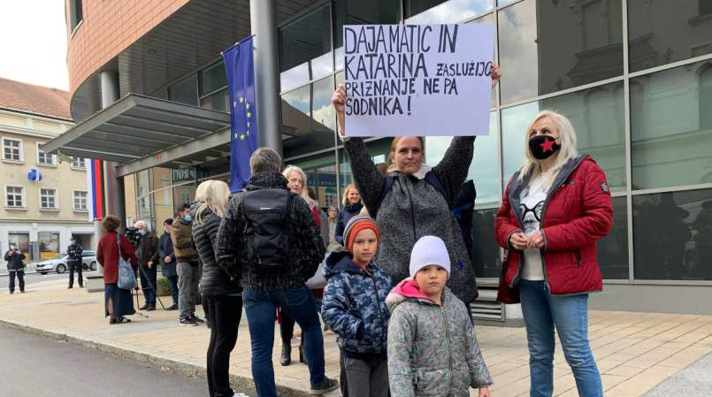 Read more about the article Sodišče ustavilo postopek zoper mariborsko dijakinjo