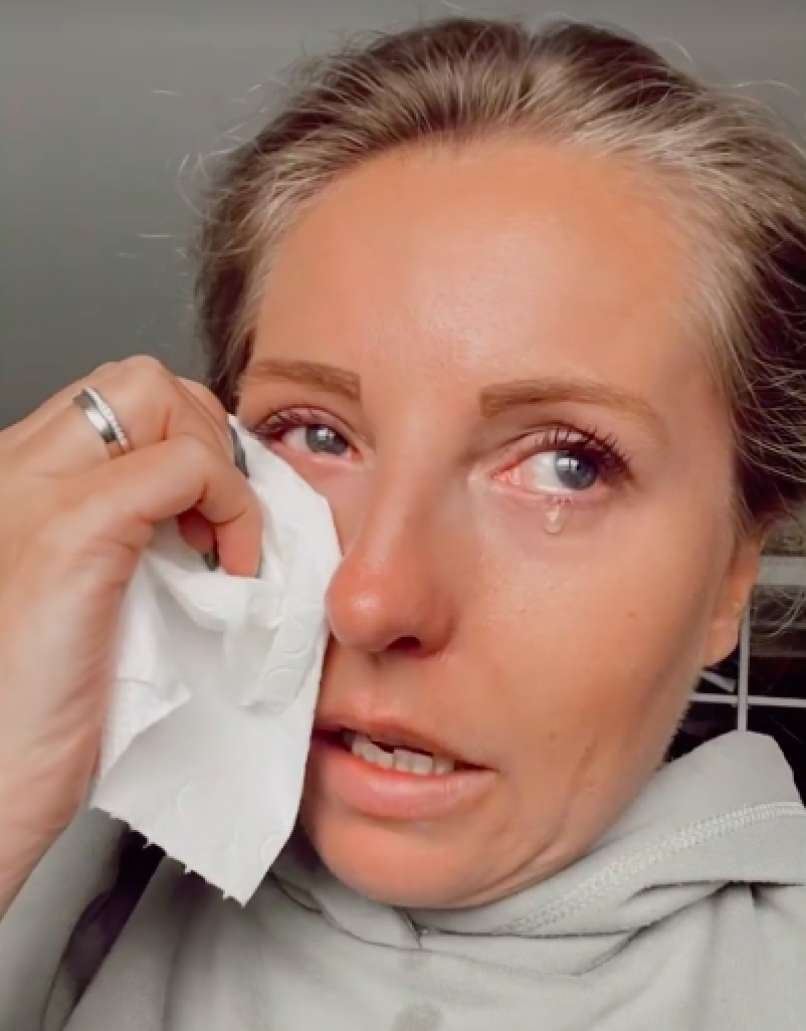 Strta Hajdi Korošec žaluje za svojim psičkom.