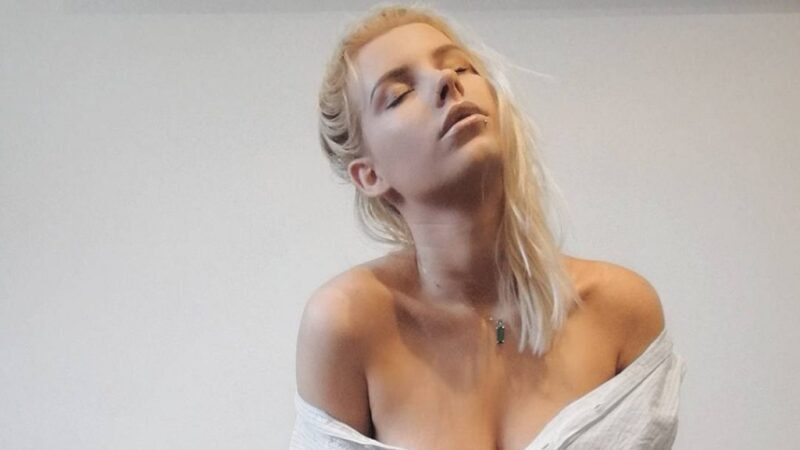 Read more about the article Irena Višnar – lepotica revije Playboy